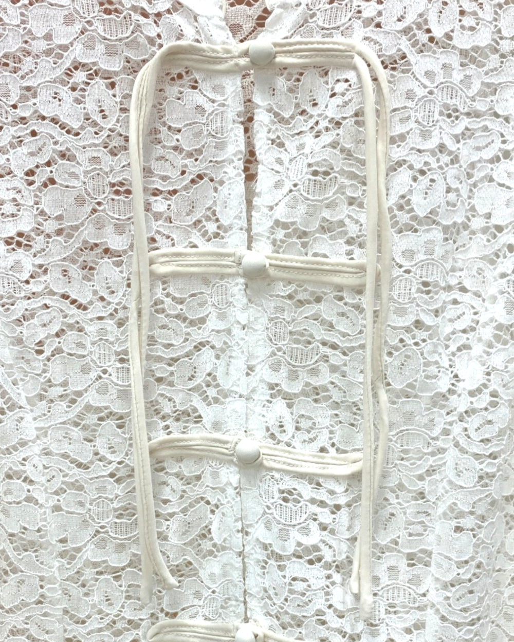 24302_WHITE