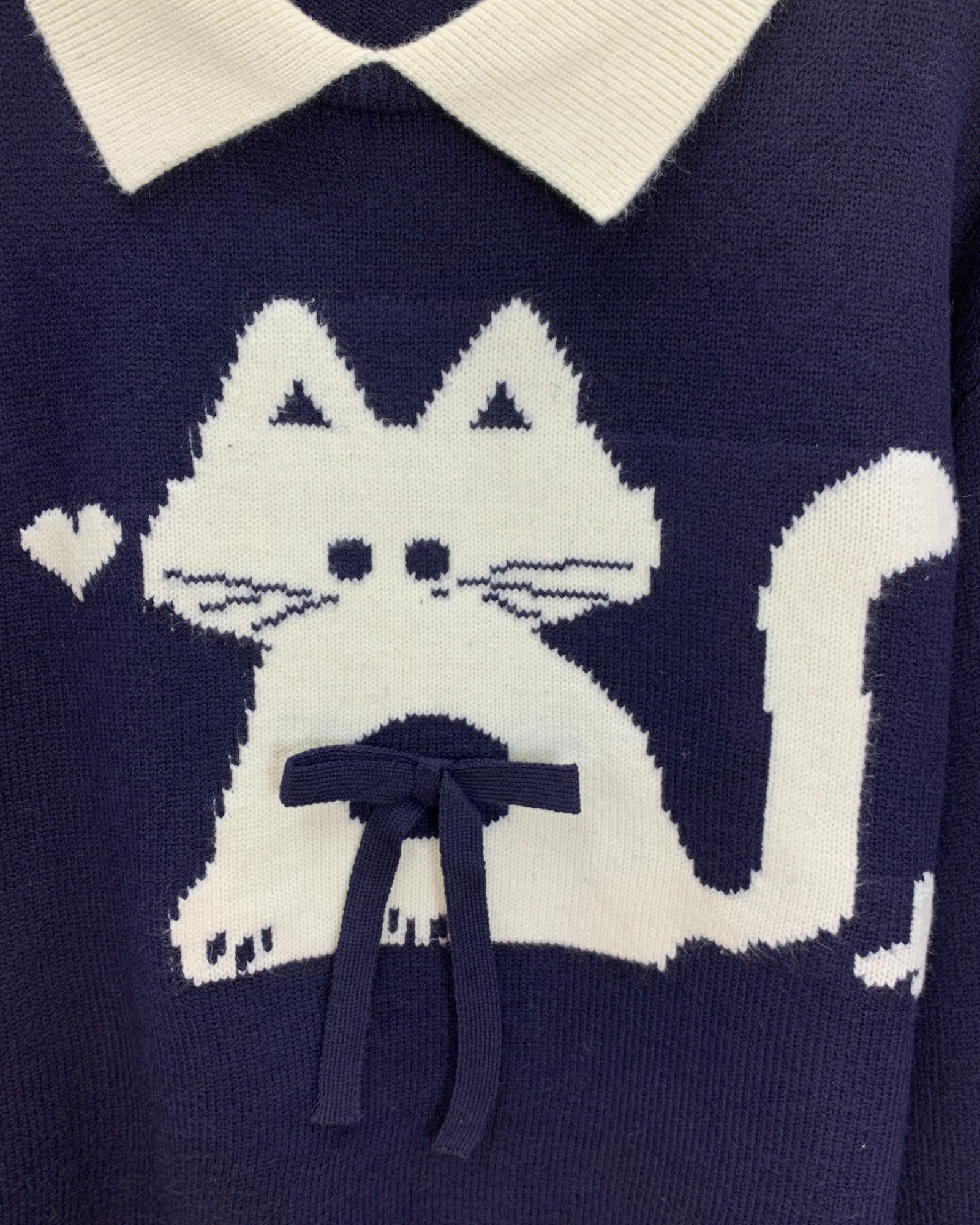 Contrast Collar Cat Graphic Sweater