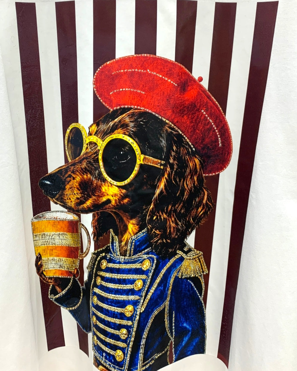 Beret Dog Graphic T-Shirt - Zilvina