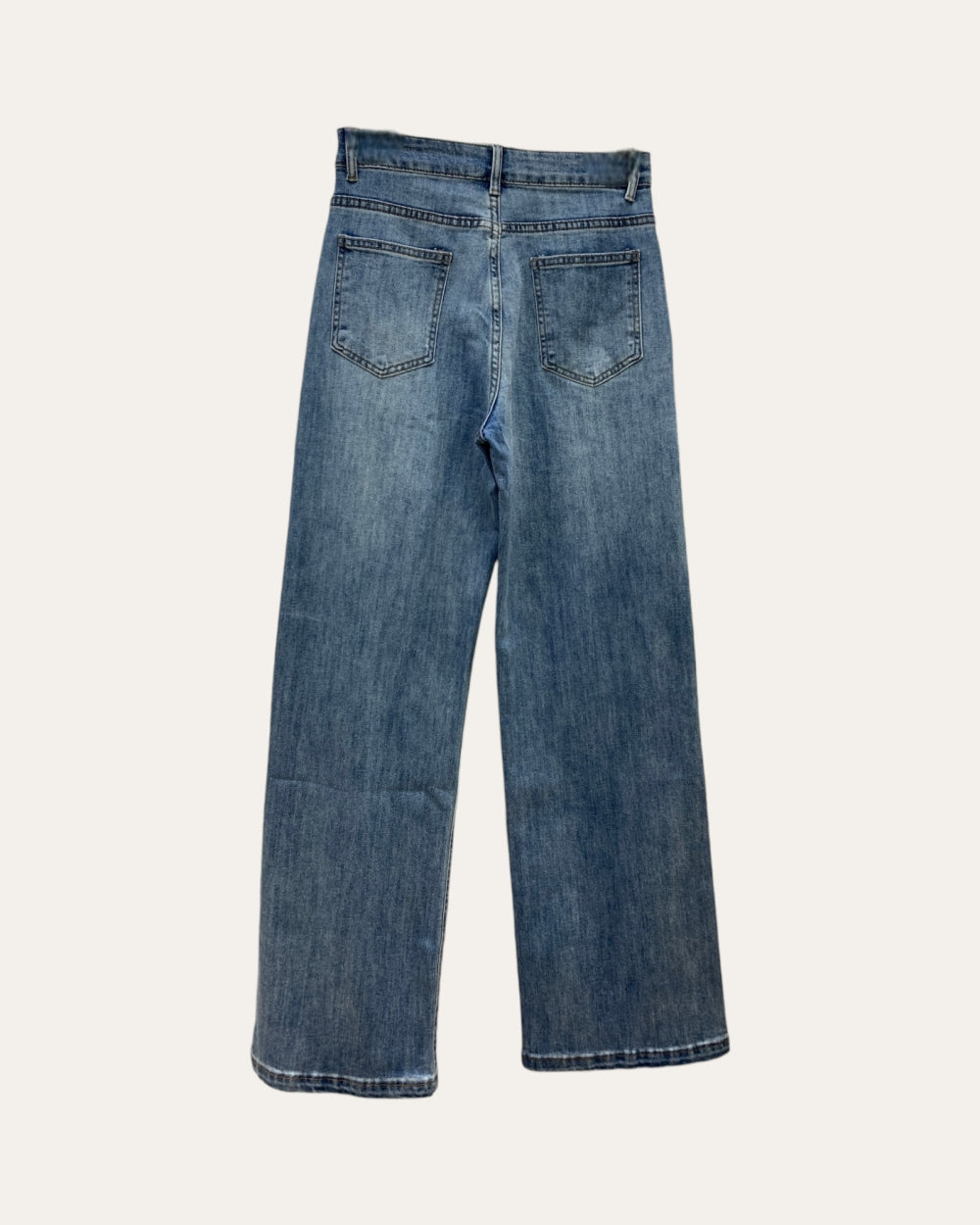 Embellished Motif Straight - Leg Jeans - Zilvina