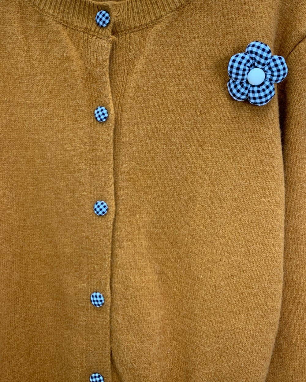 Flower Button Knit Cardigan - Zilvina