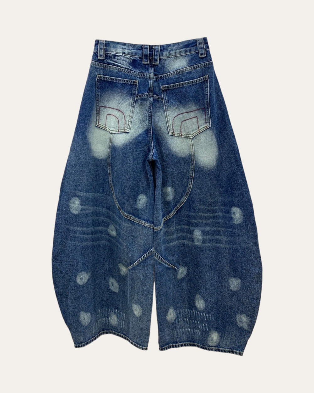 Grommet Detail Barrel-Leg Jeans - Zilvina