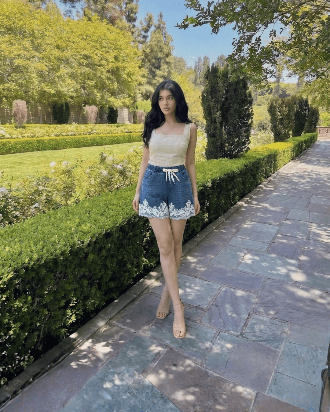 Lace Hem Denim Shorts - Zilvina