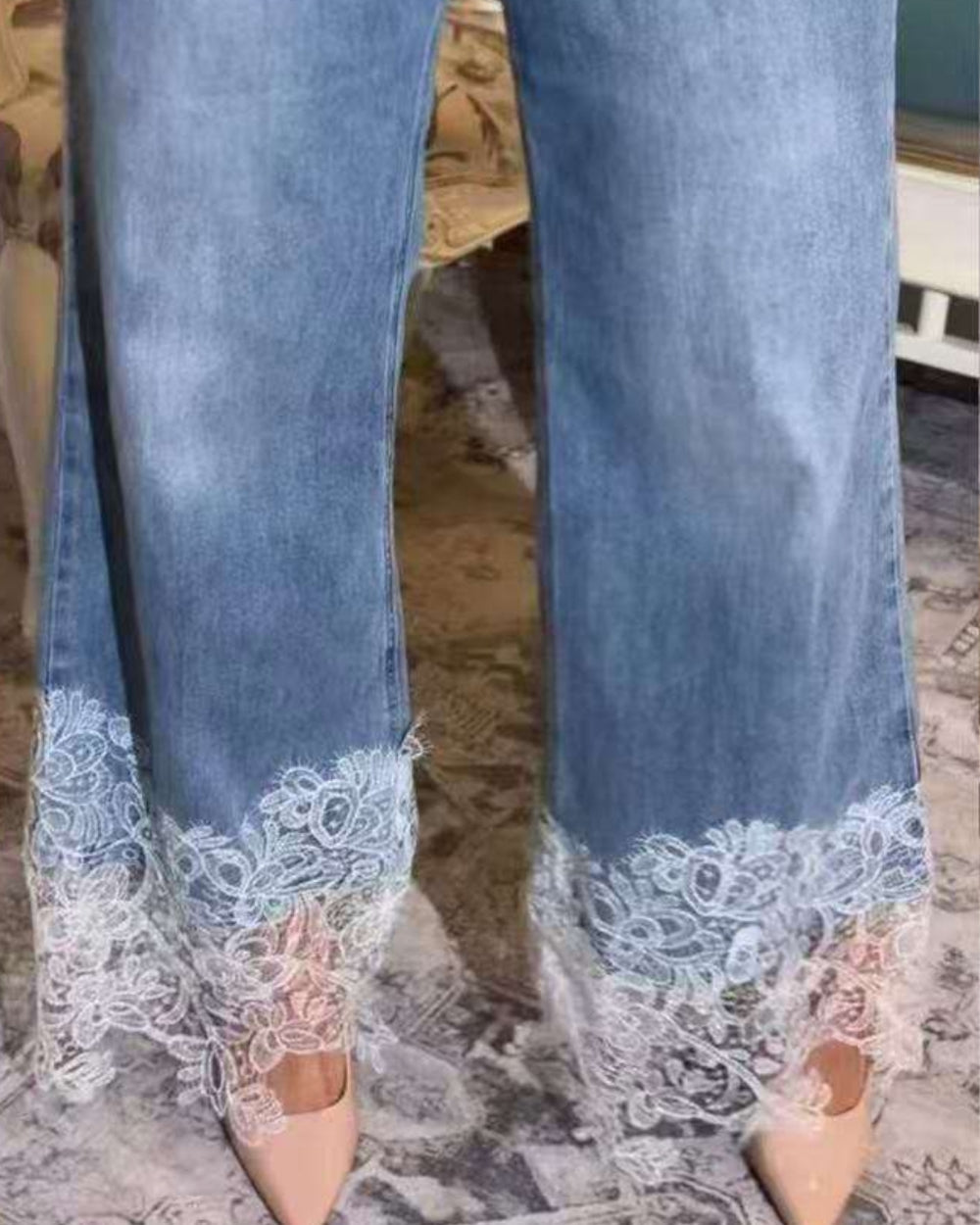 Lace Hem Wide - Leg Denim Jeans - Zilvina