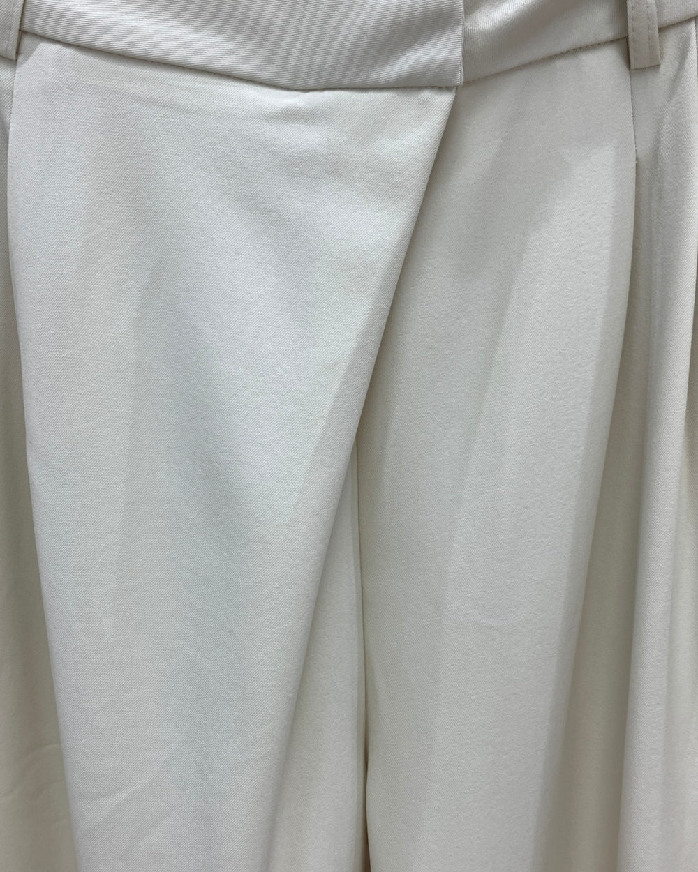 Minimalist Wide-Leg Trousers - Zilvina