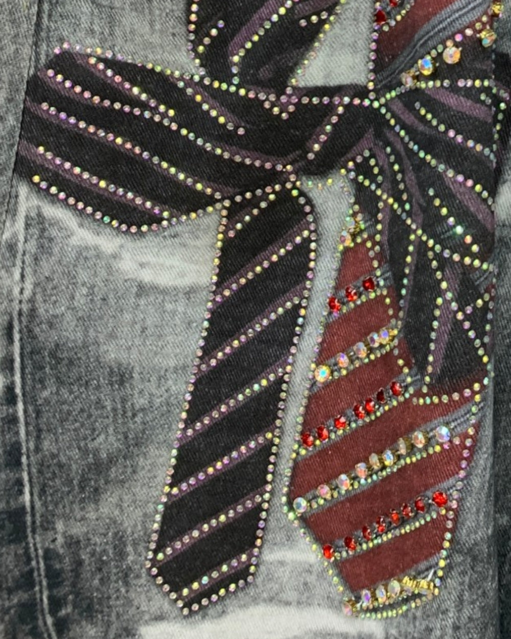 Neck Tie Embellished Wide Leg Jeans - Zilvina