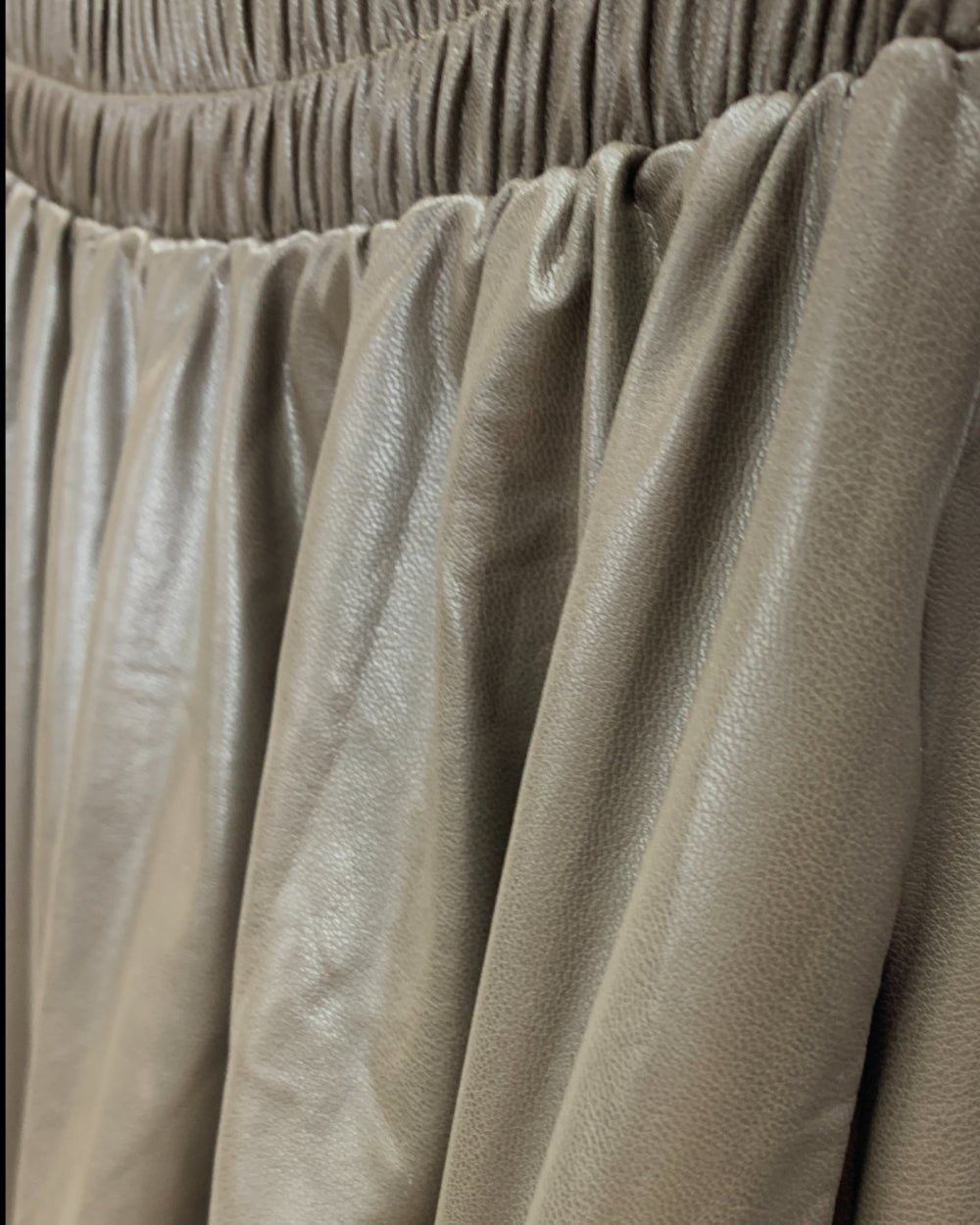 Pearl - Trim Tulle - Hem Faux Leather Skirt - Zilvina