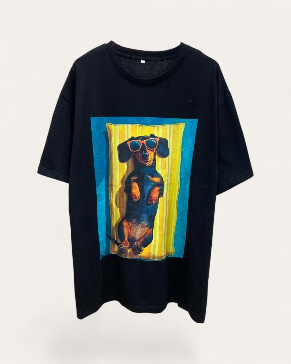 Sunbathing Dachshund Graphic Tee - Zilvina