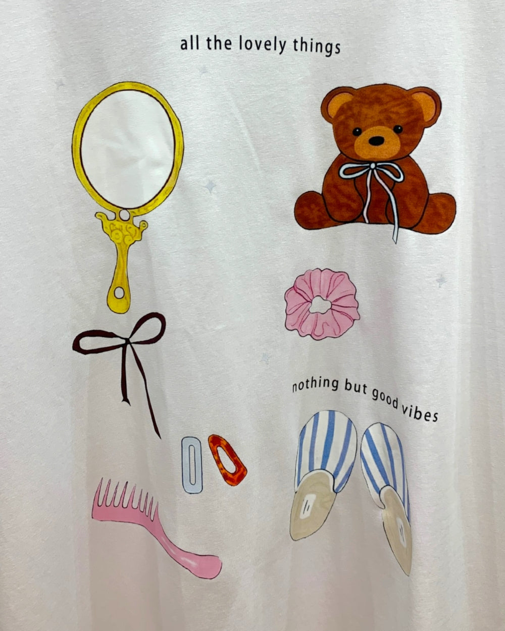 Vintage Vanity Charm Graphic Tee - Zilvina