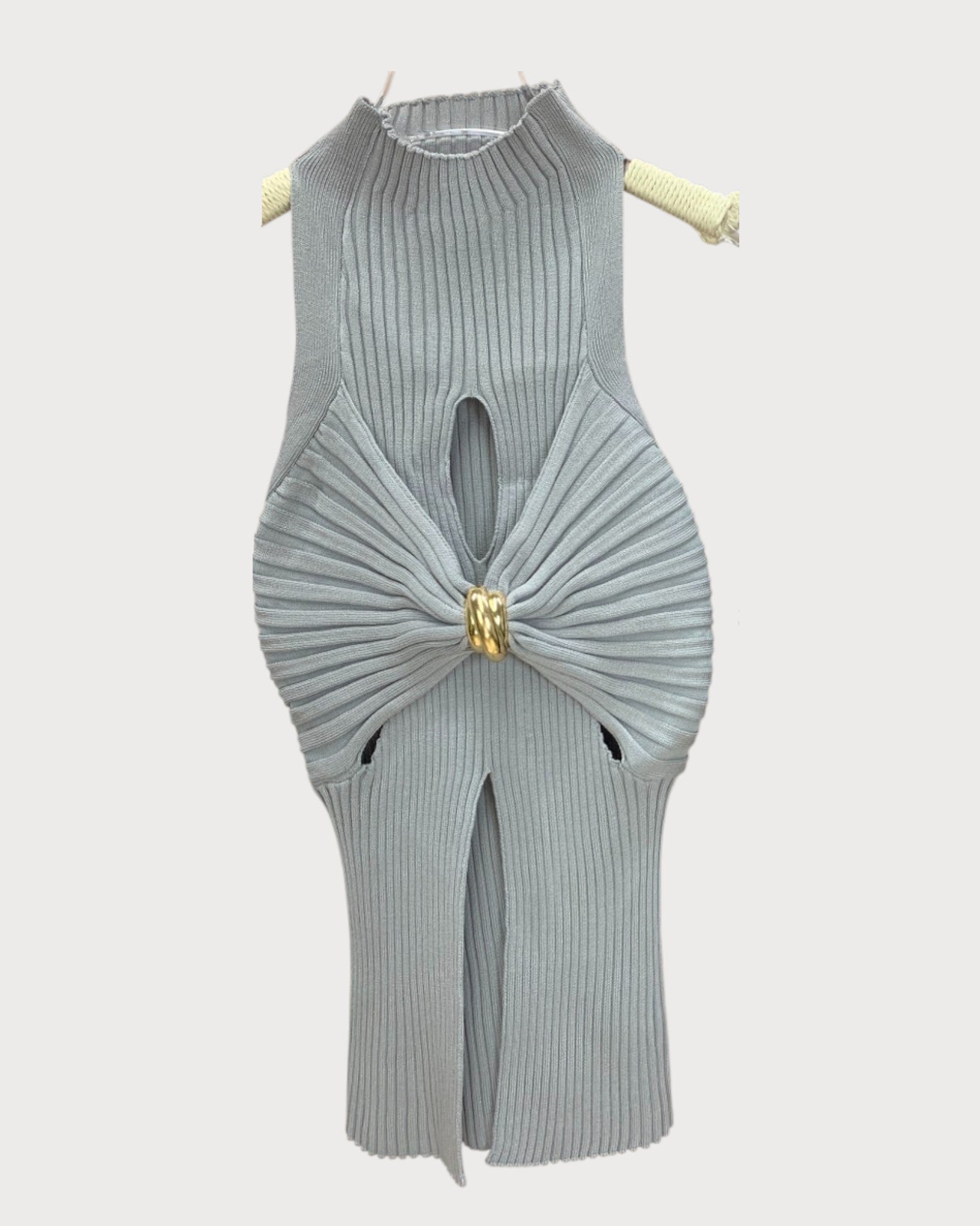 Keyhole Front Ribbed Knit Top with Gold Accent