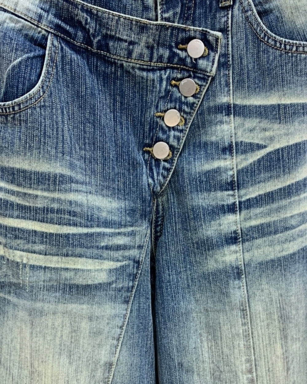 Asymmetric Button-Front Wide-Leg Jeans - Zilvina