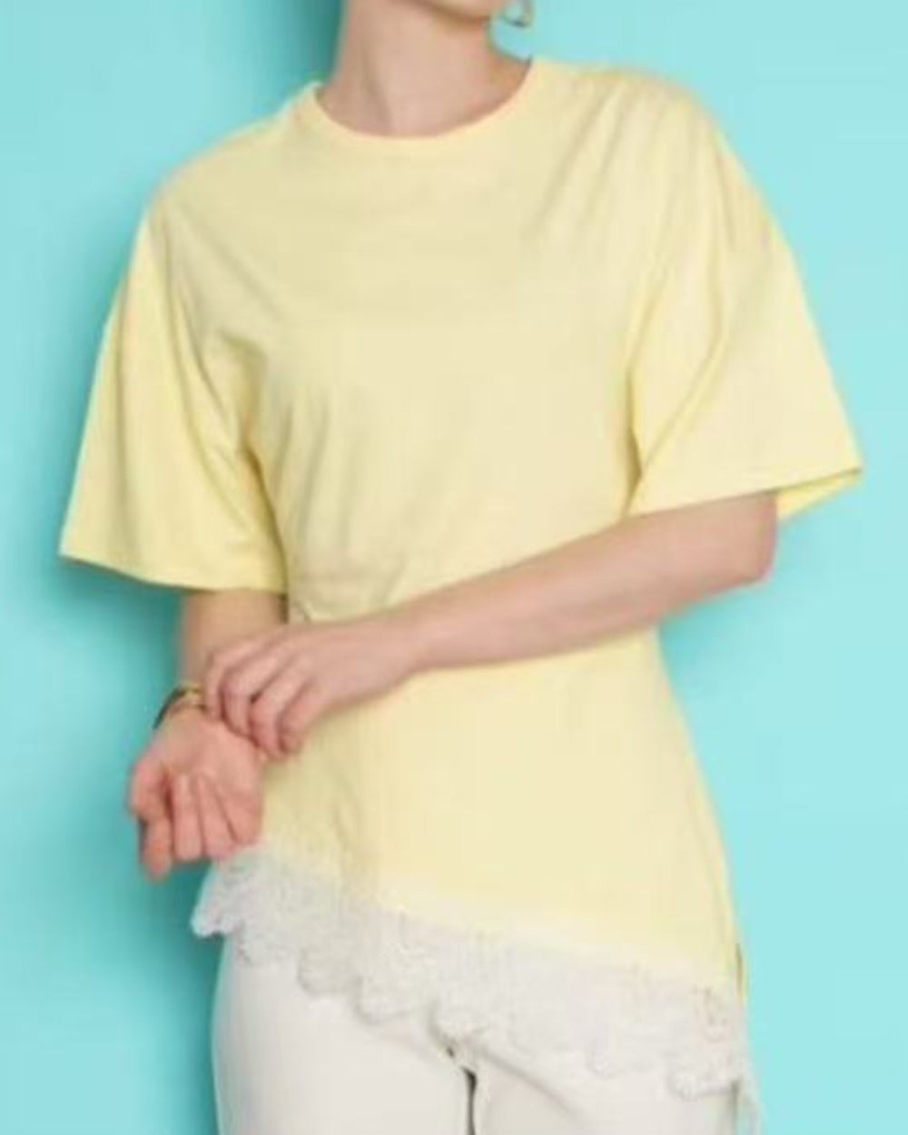 Asymmetrical Lace Hem Tee - Zilvina