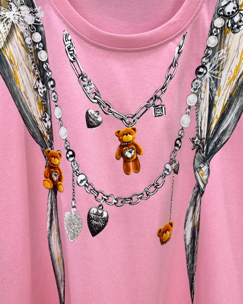 Chain Teddy Graphic Oversized Tee - Zilvina