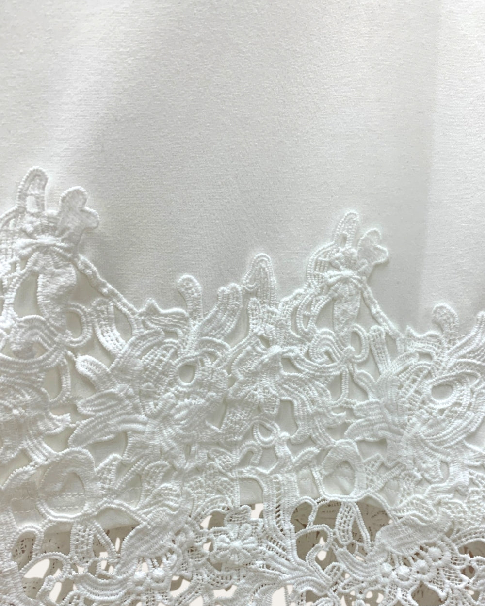 Crochet Lace Hem Oversized Tee - Zilvina