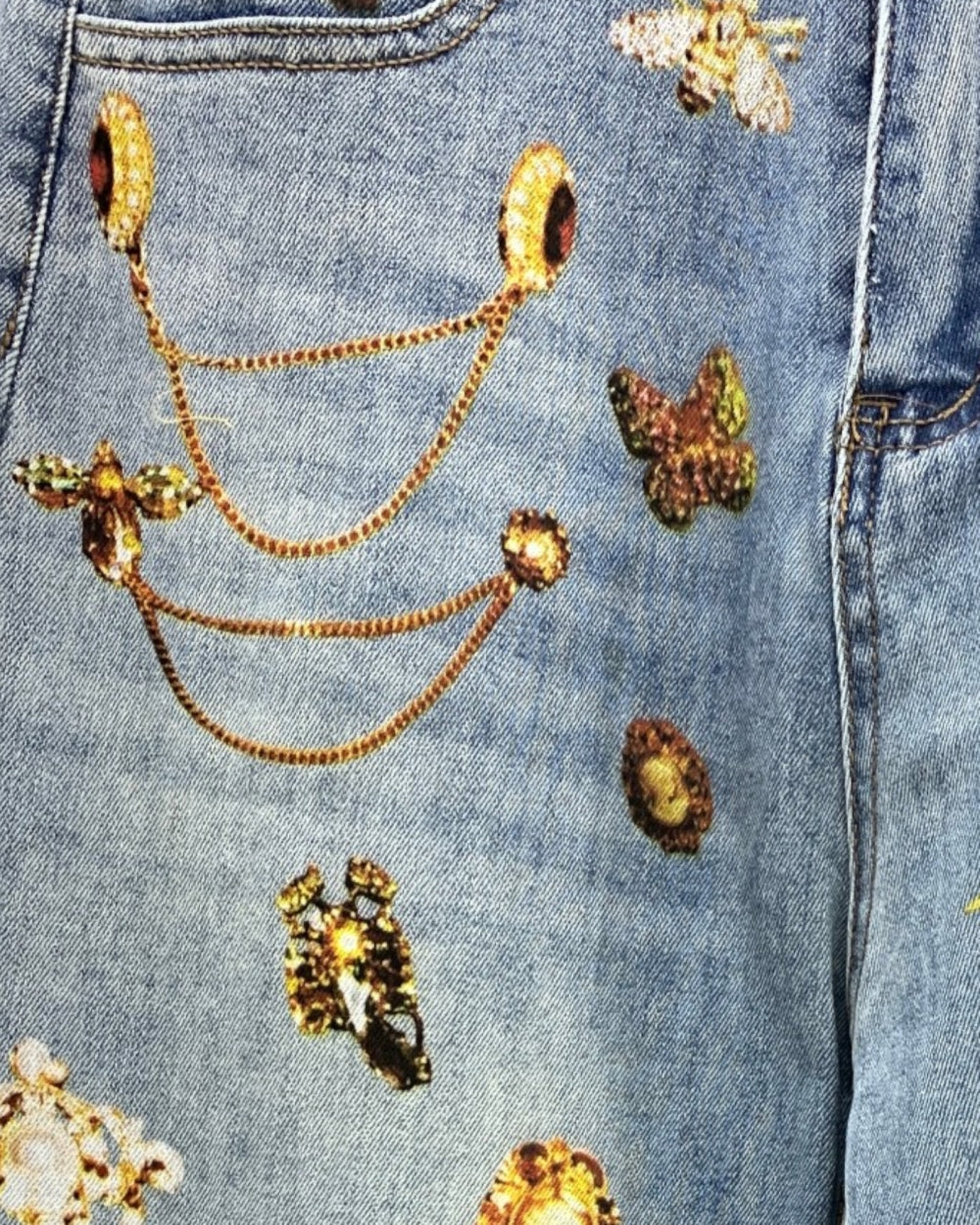 Embellished Straight - Leg Denim Jeans - Zilvina