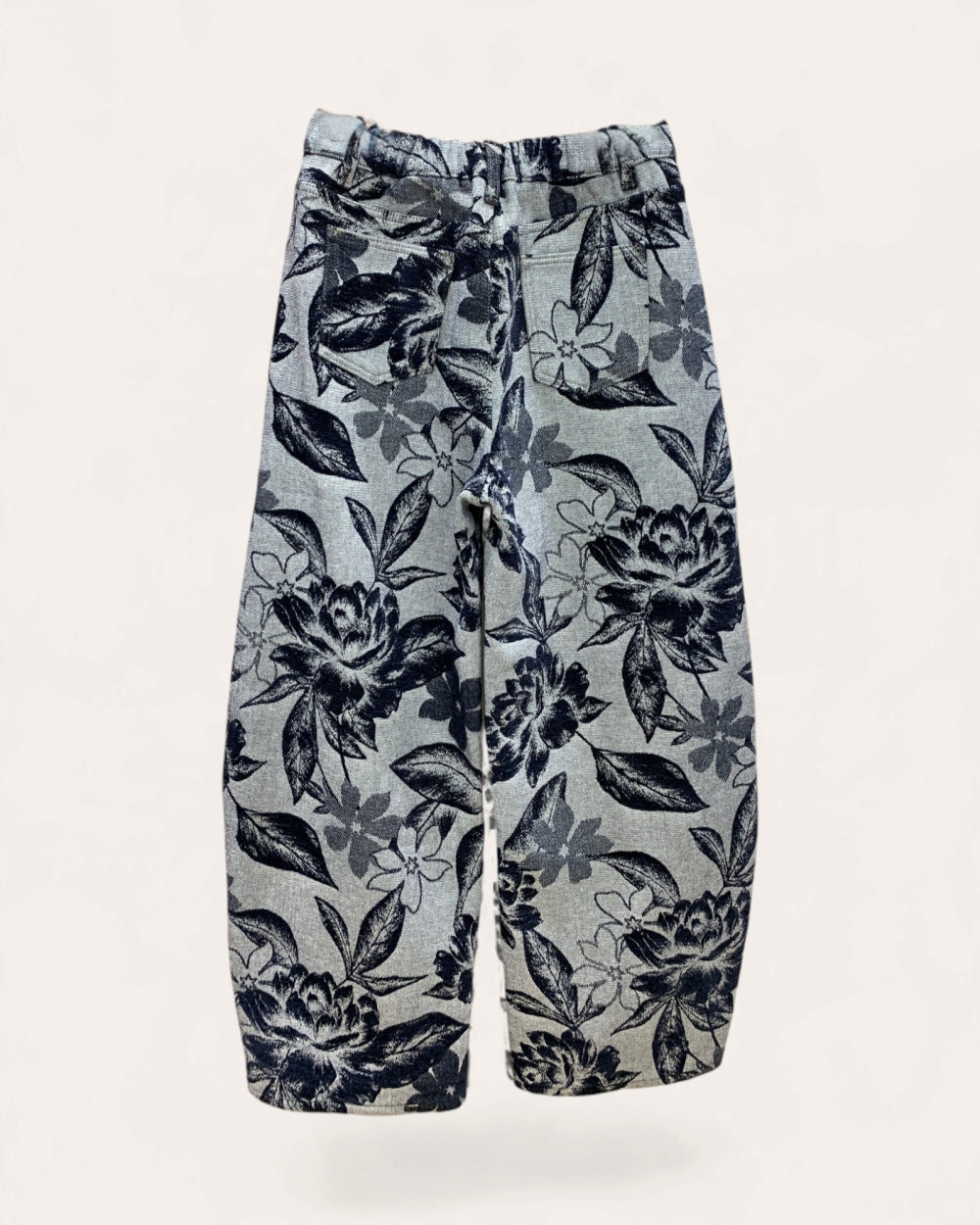 Floral Jacquard Barrel-Leg Pants - Zilvina