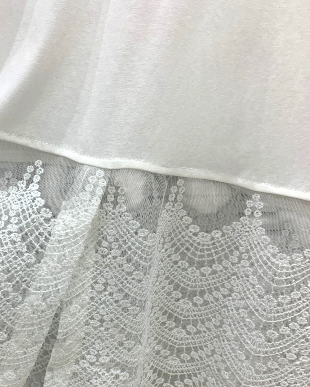 Lace Hem T-Shirt - Zilvina
