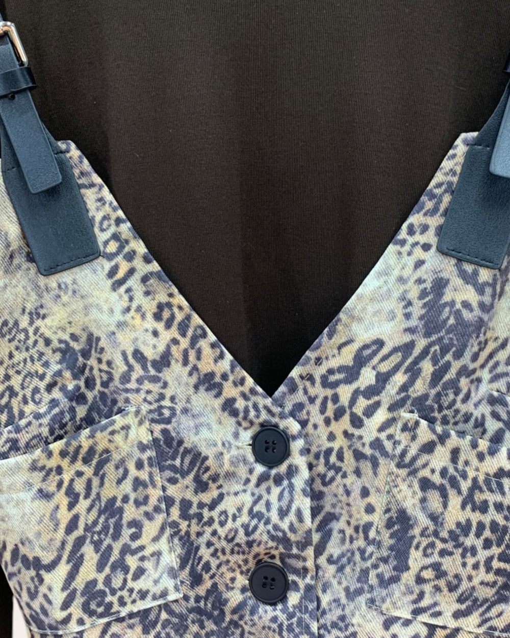Leopard Buckle Vest Layered Top - Zilvina