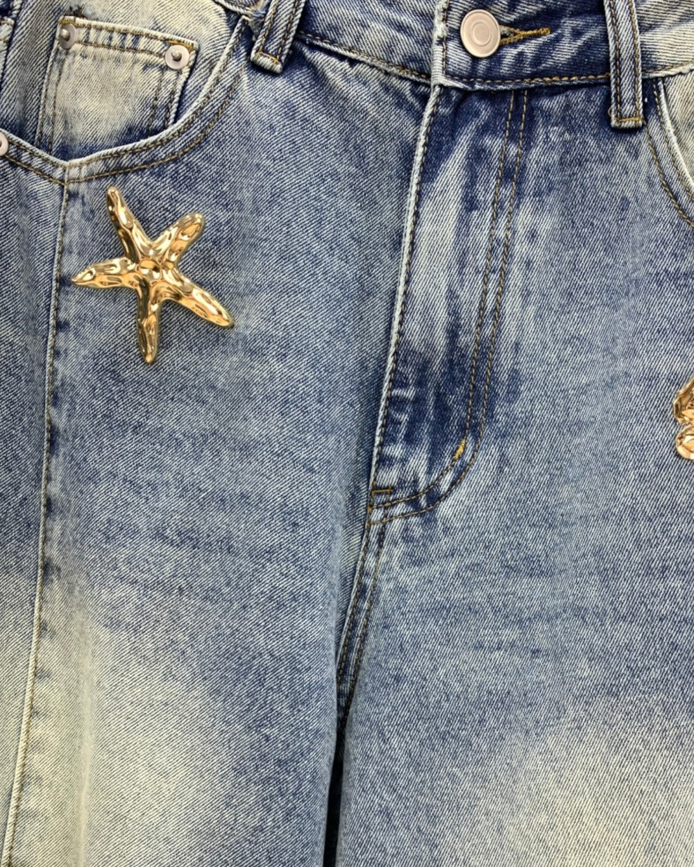 Pocket Detail Embellished Denim Shorts - Zilvina