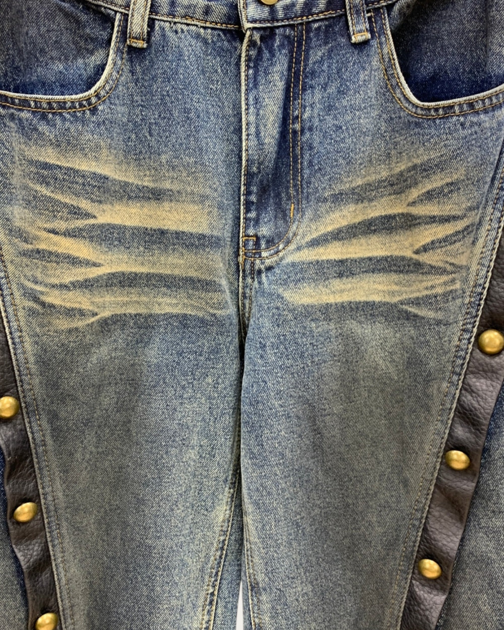 Stud Side Trim Barrel Jeans - Zilvina