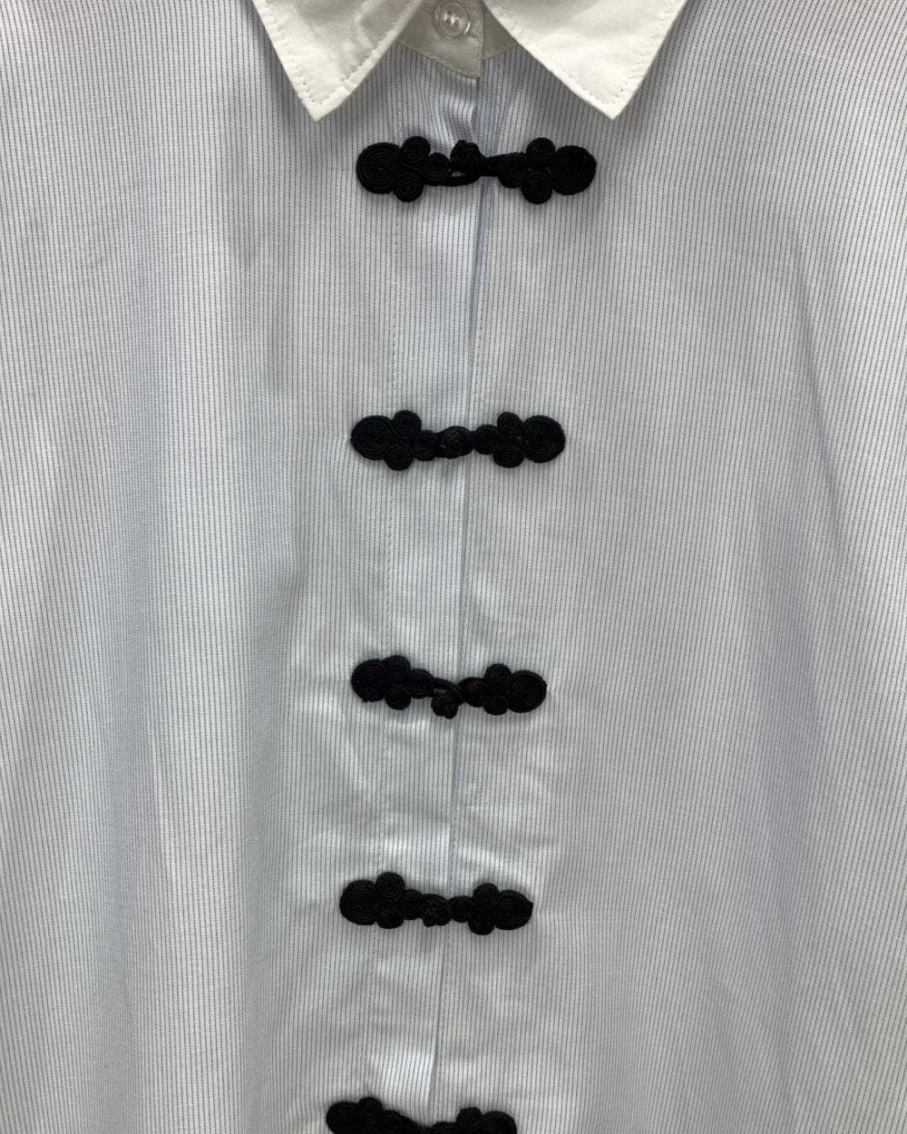 White Frog Closure Button-Up Shirt - Zilvina